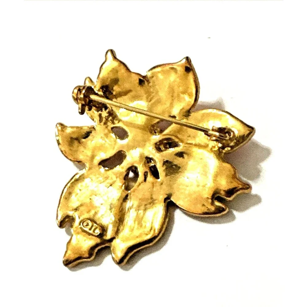 Vintage TC POINSETTIA Brooch Christmas Red Green Enamel 1.75
